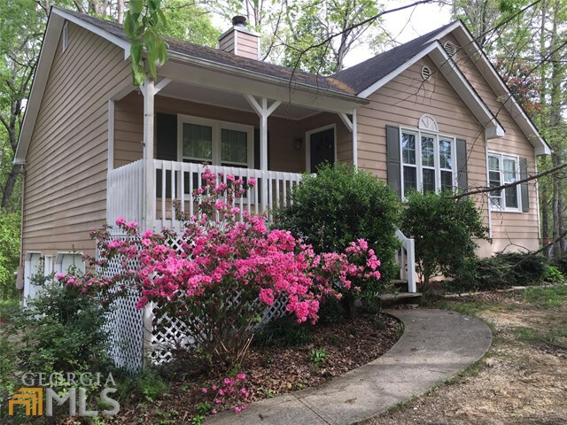 Property Photo:  301 Peachtree Dr  GA 30184 