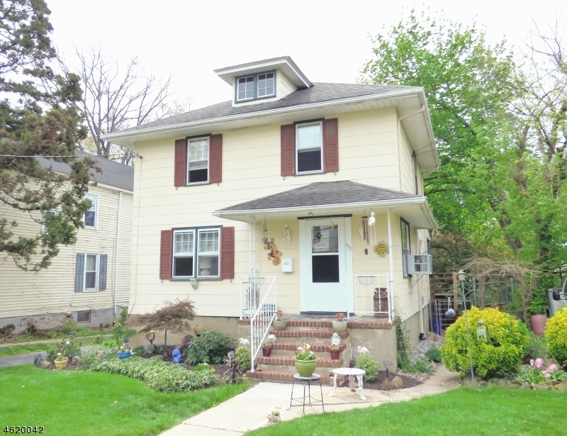 Property Photo:  140 E Cliff Street  NJ 08876 