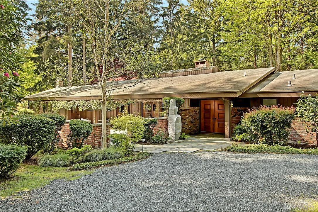 Property Photo:  10919 Algonquin Rd  WA 98020 