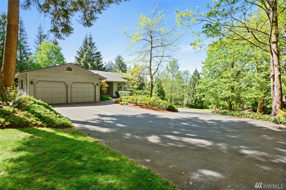 Property Photo: 23221 39th Ave SE WA 98021