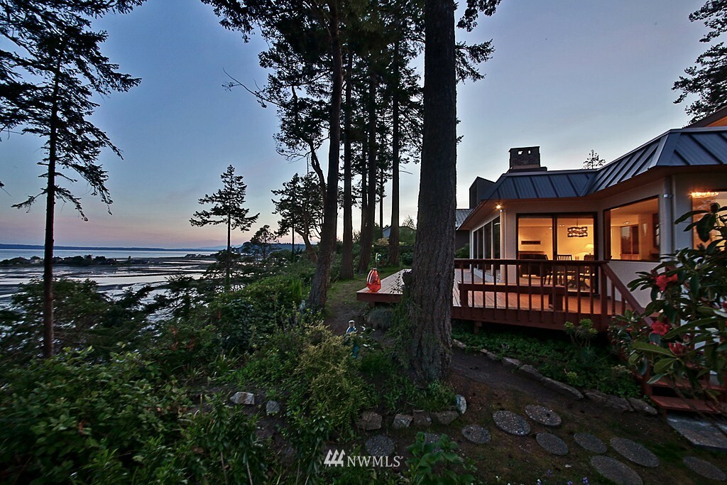 Property Photo:  2486 Soundview Drive  WA 98260 