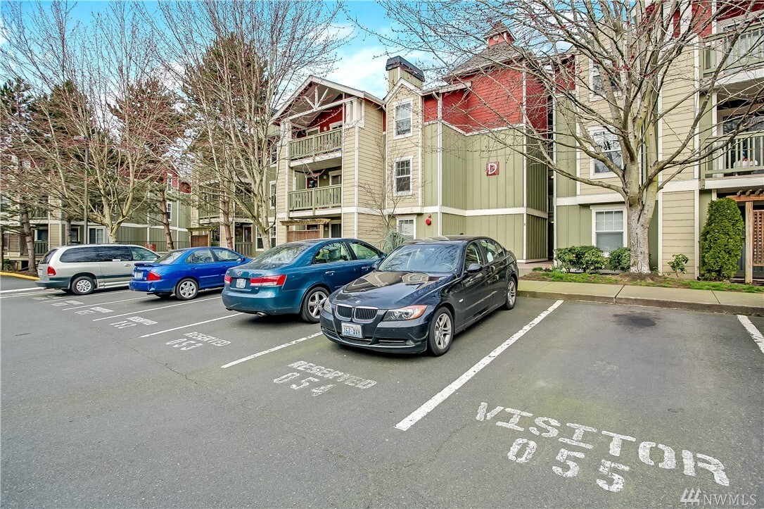 Property Photo:  7711 NE 175th St D302  WA 98028 