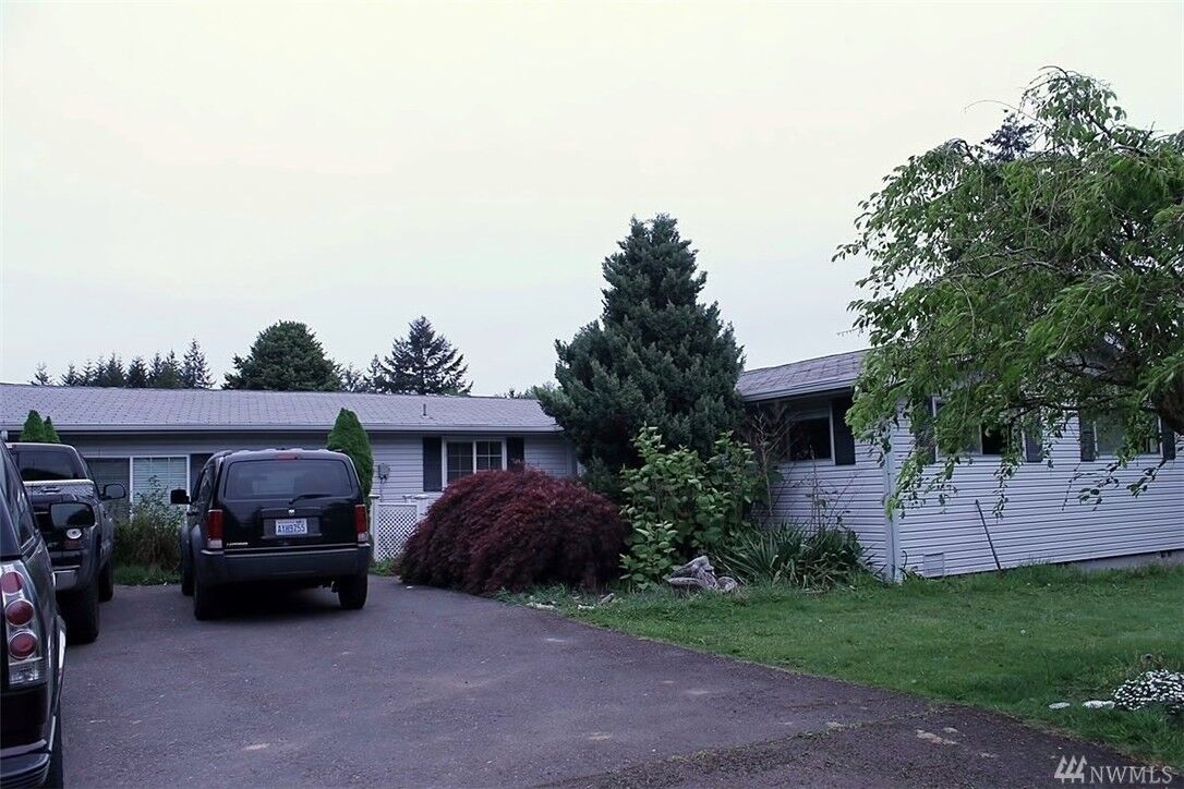 Property Photo: 513 Nevada Drive WA 98632
