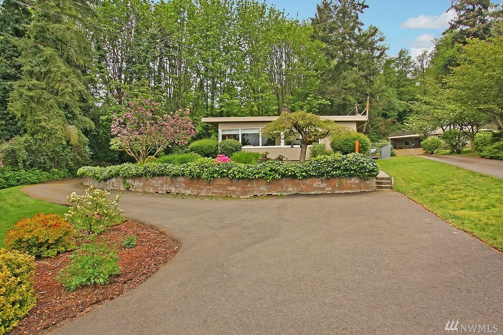 Property Photo: 19361 53rd Ave NE WA 98155