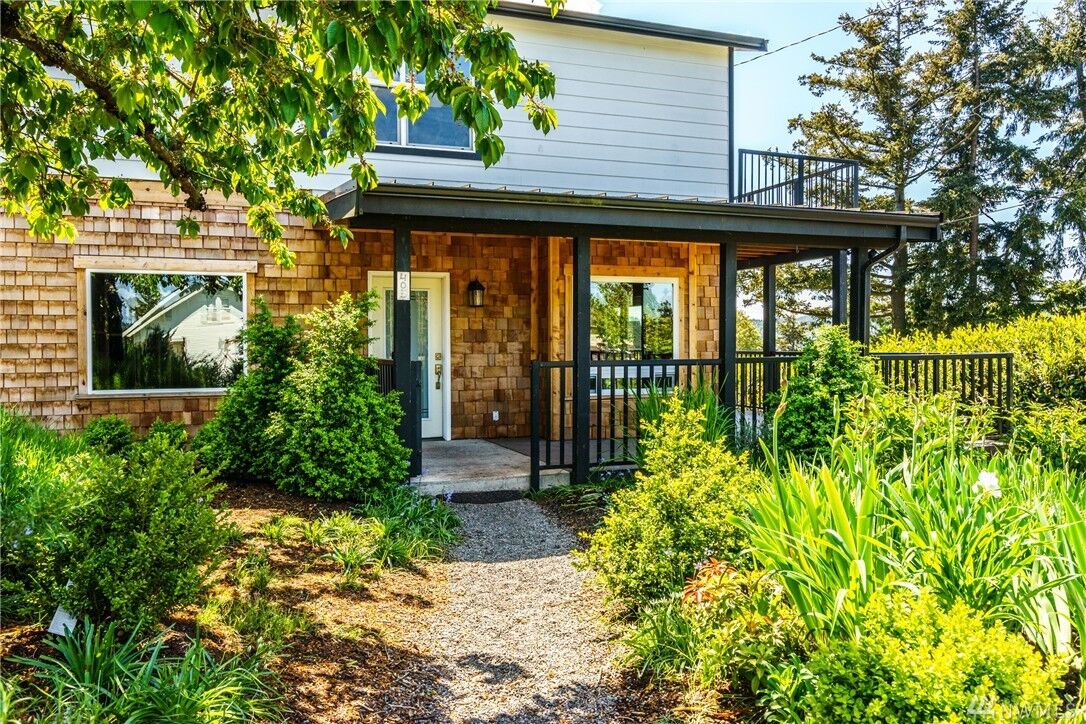 Property Photo:  405 3rd St  WA 98221 