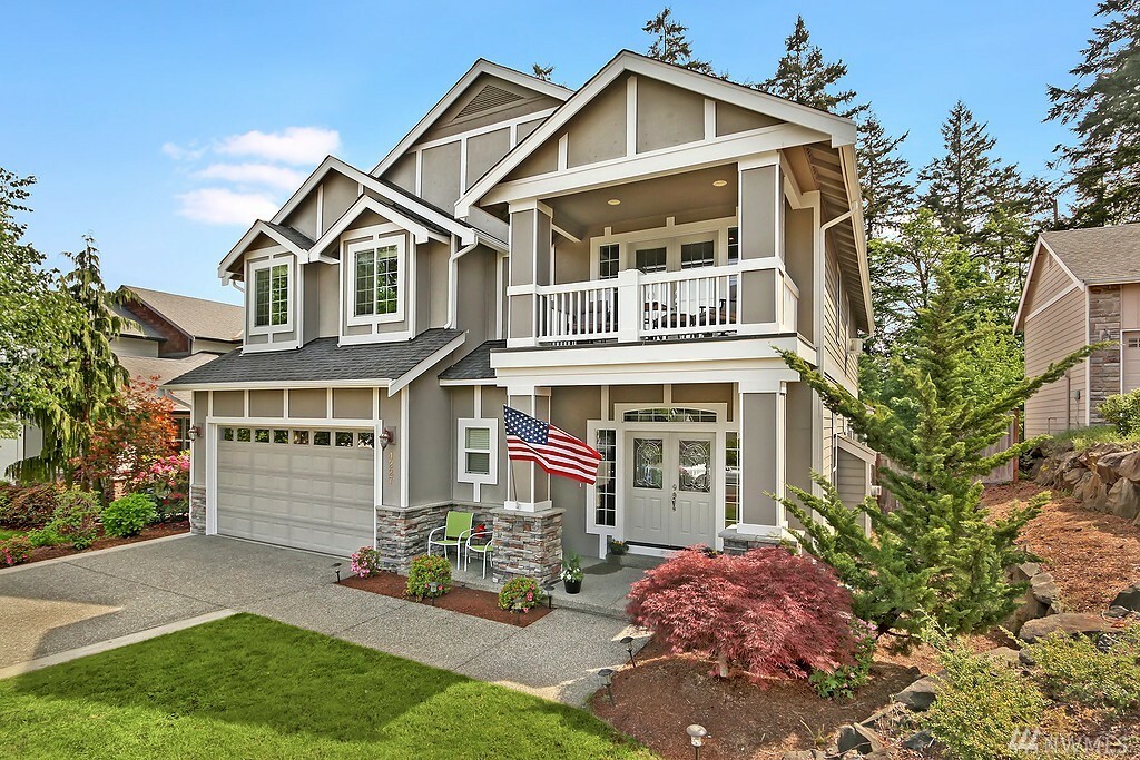 Property Photo:  4227 NE 27th Place  WA 98059 