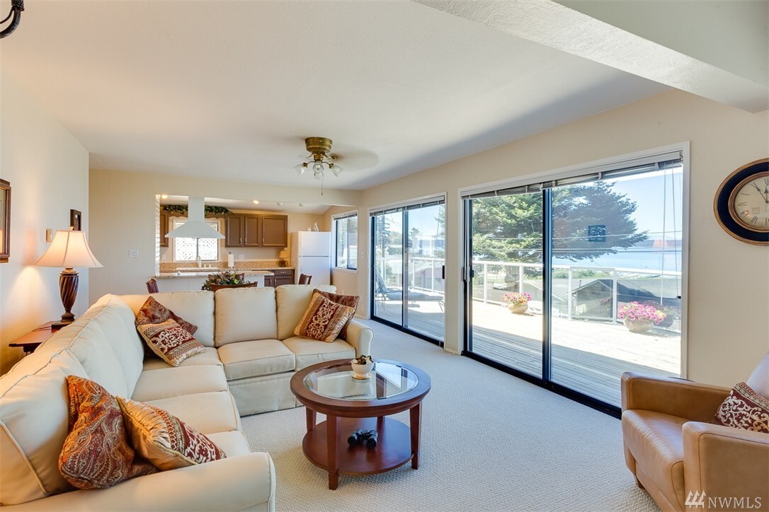 Property Photo: 299 Yukon St WA 98282