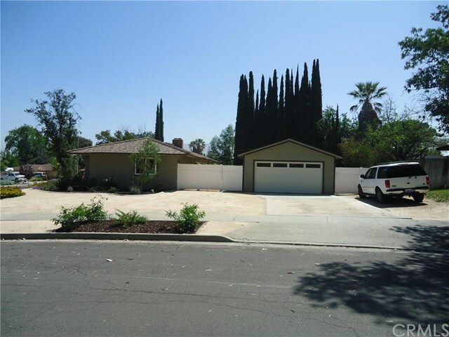 Property Photo:  1986 Wetherly Way  CA 92506 