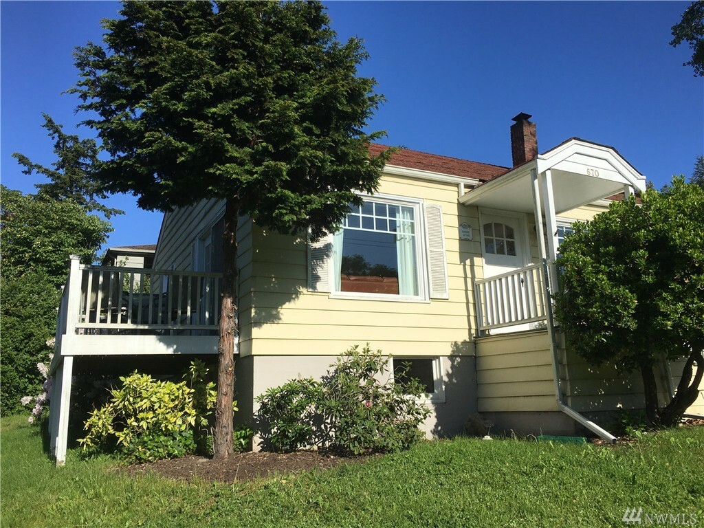 Property Photo:  670 Argyle Ave  WA 98250 