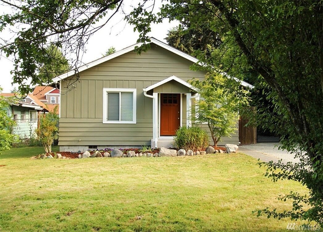 Property Photo:  213 S 70th St  WA 98408