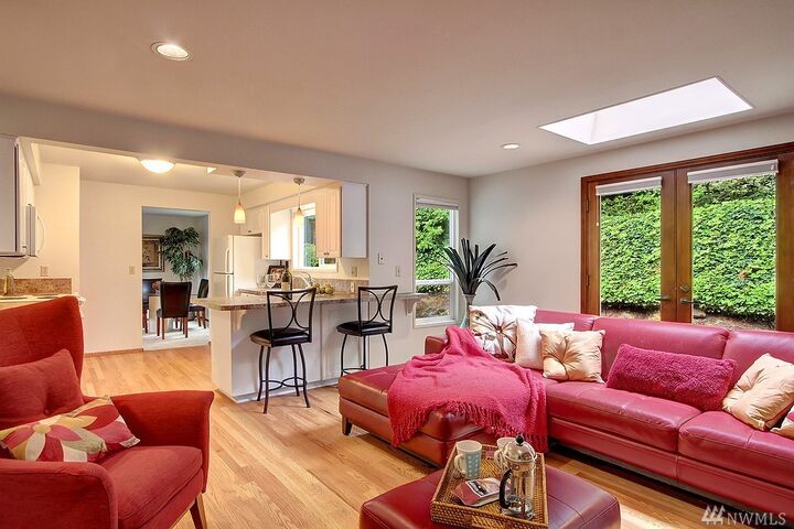 Property Photo:  14901 SE 47th Place  WA 98006 