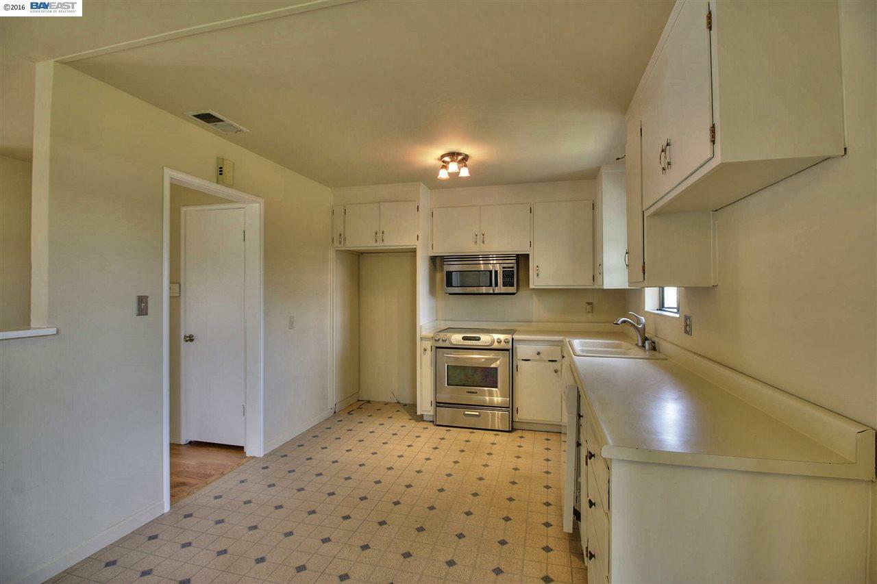 Property Photo:  40146 School Ct  CA 94538 