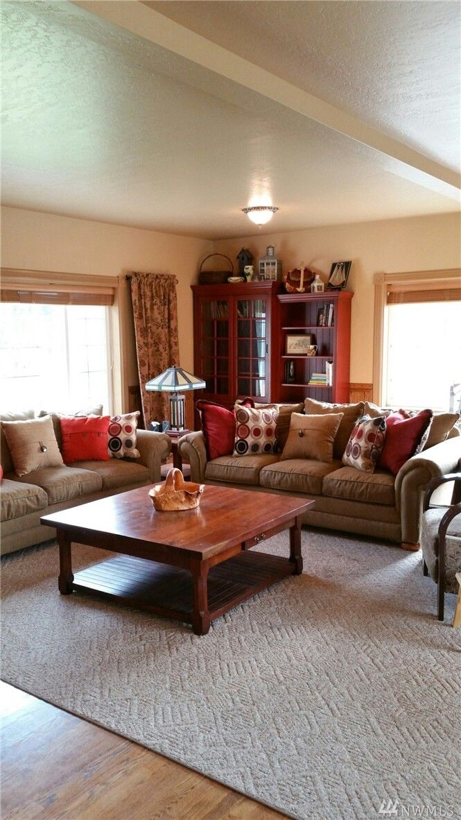 Property Photo:  2990 Hanson Rd  WA 98926 