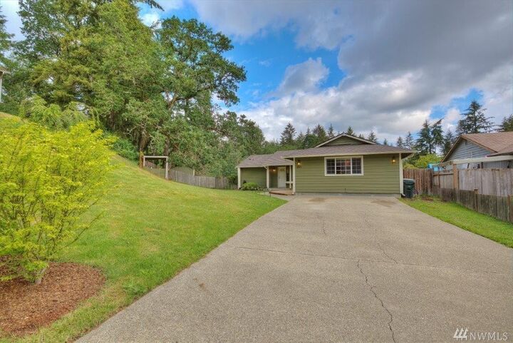 Property Photo: 807 149th St Ct E WA 98445