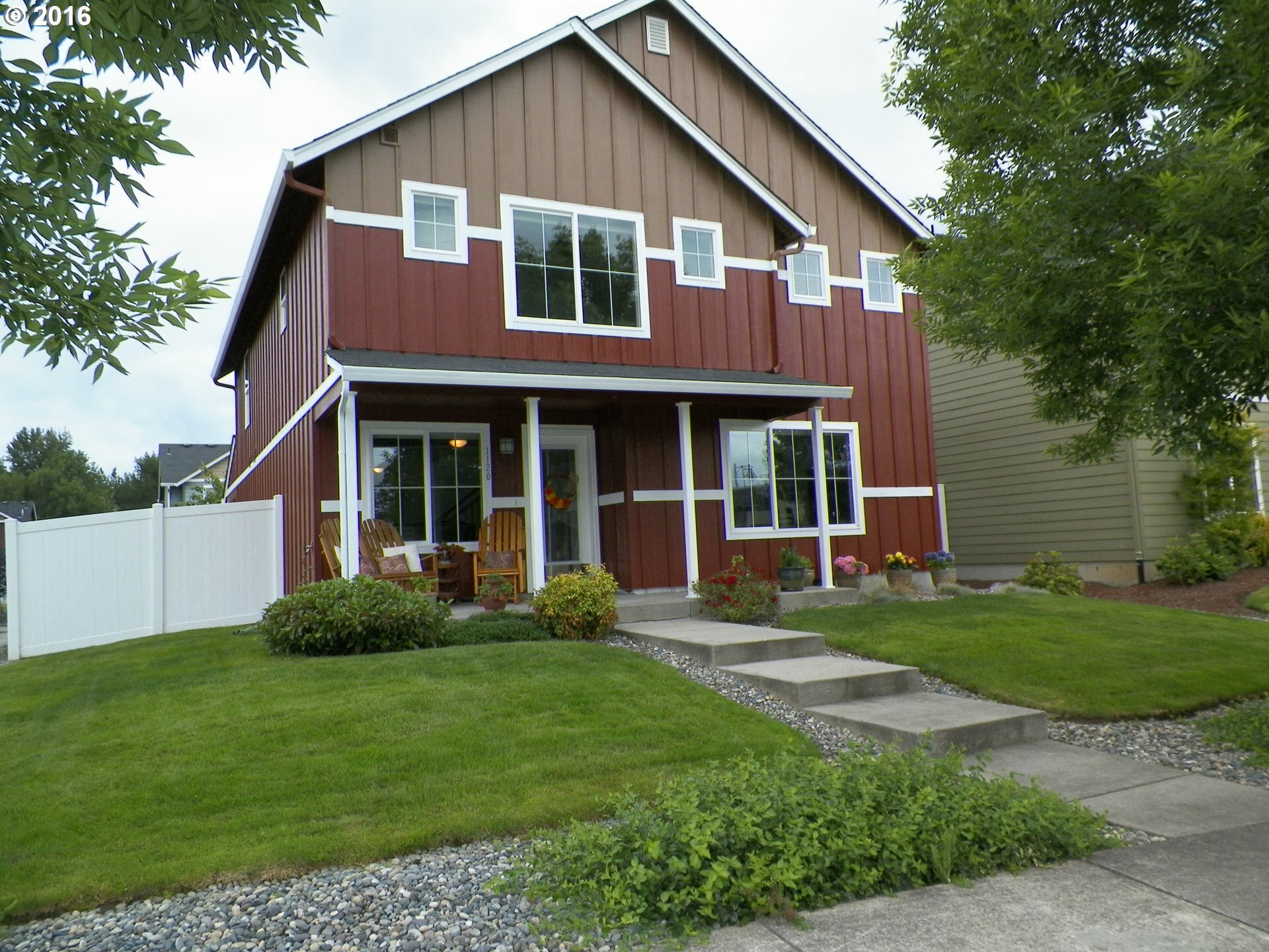 Property Photo:  1120 SE Rasmussen Blvd  WA 98604 