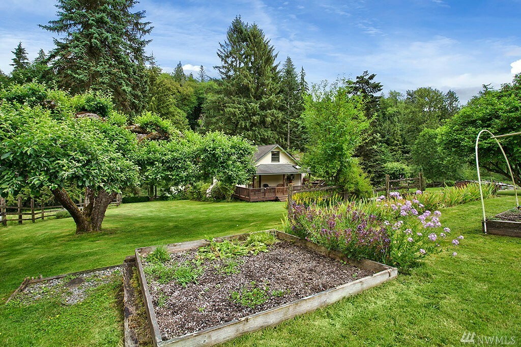 Property Photo: 11126 Woods Creek Rd WA 98272