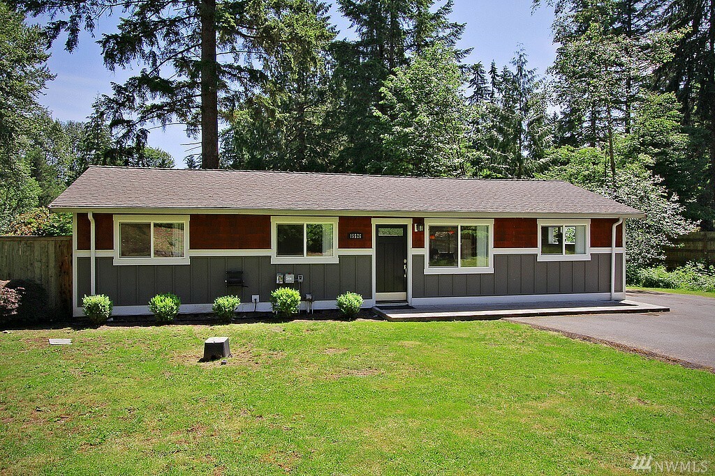 Property Photo:  15526 182nd Place NE  WA 98072 