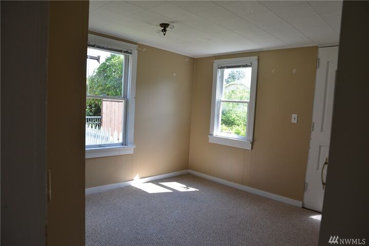 Property Photo: 3246 61st Avenue SW WA 98116