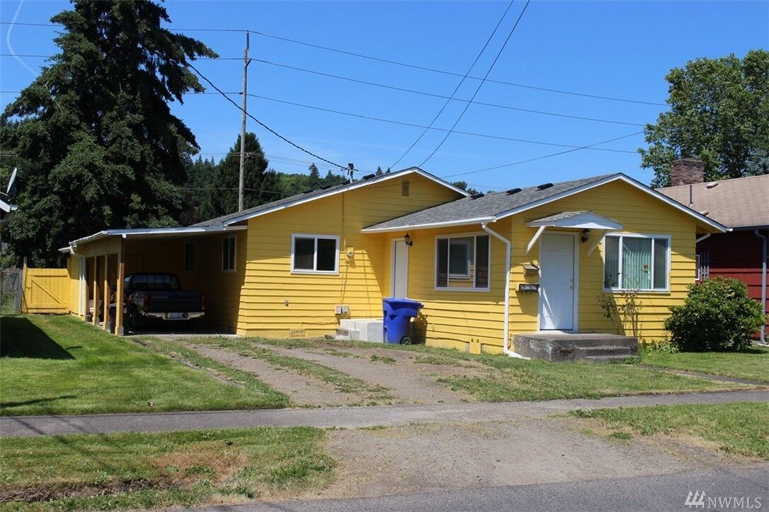 Property Photo: 1207 N 2nd Avenue WA 98626