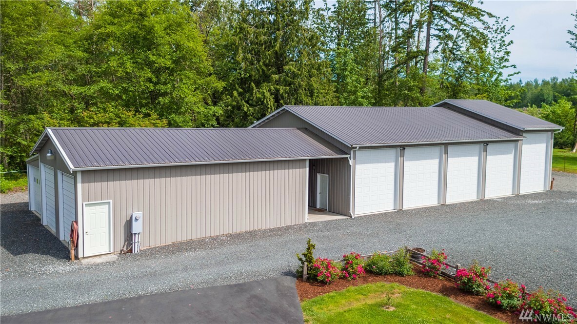 Property Photo:  2271 E Smith Rd  WA 98226 