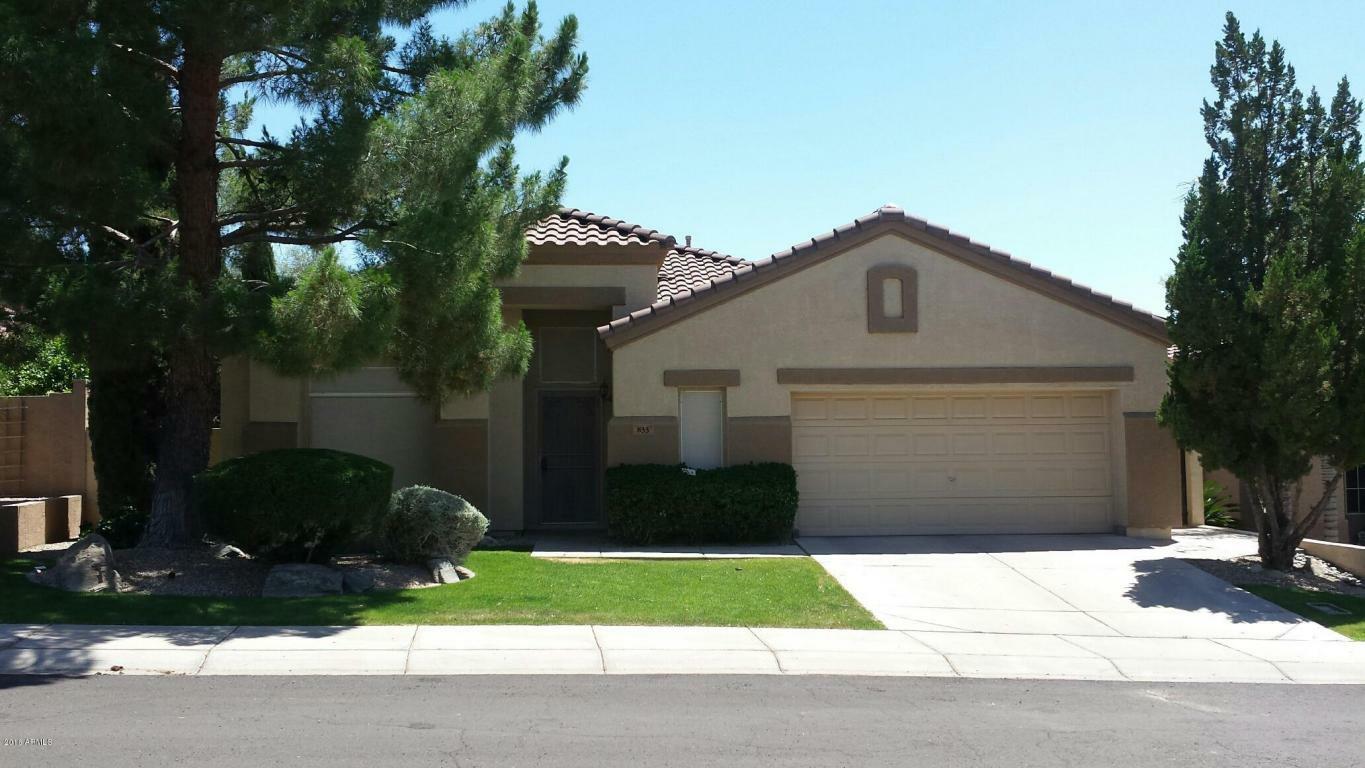 Property Photo:  833 W Hemlock Way  AZ 85248 