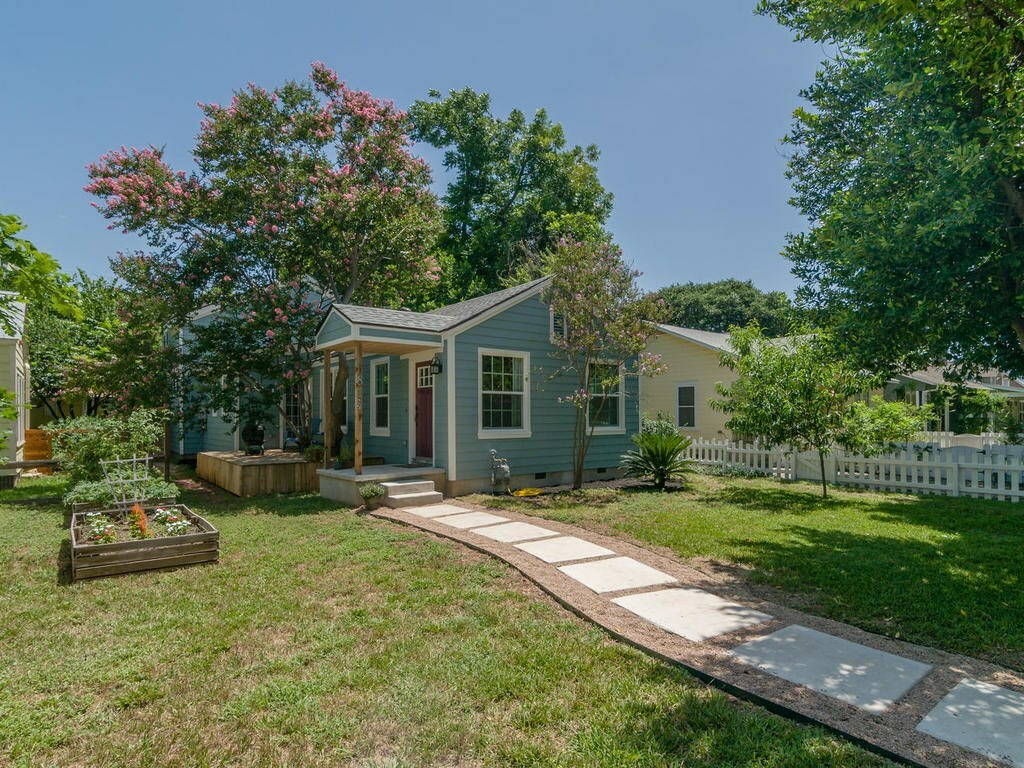 Property Photo:  1814 W 36th Street  TX 78731 