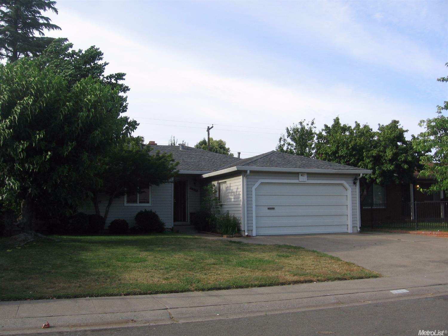 Property Photo:  2313 Mangrum Way  CA 95822 