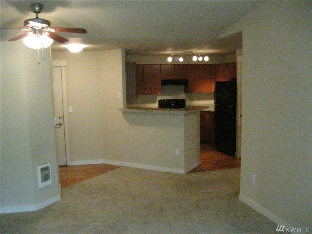 Property Photo:  7711 NE 175th St A-302  WA 98028 