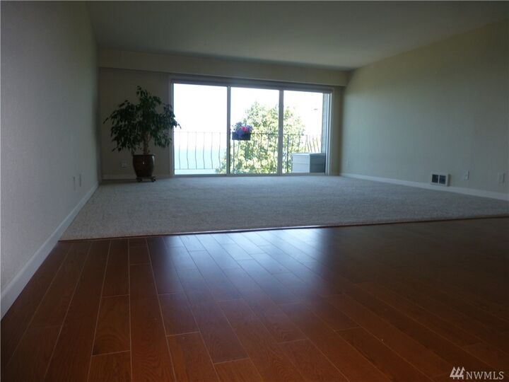 Property Photo: 444 S State St 309 WA 98225