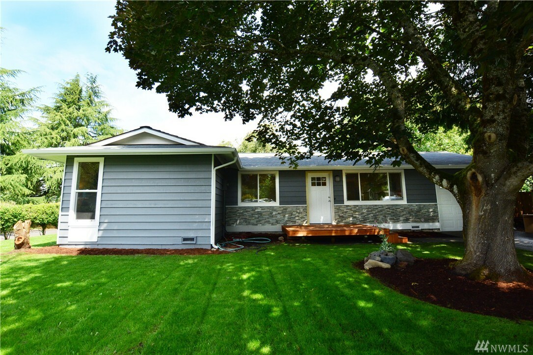 Property Photo:  9102 NE 138th Place  WA 98034 