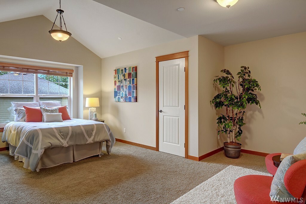 Property Photo: 206 233rd Place SE WA 98021
