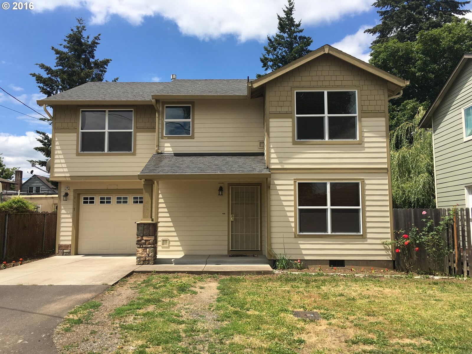 Property Photo: 7927 SE 62nd Ave OR 97206