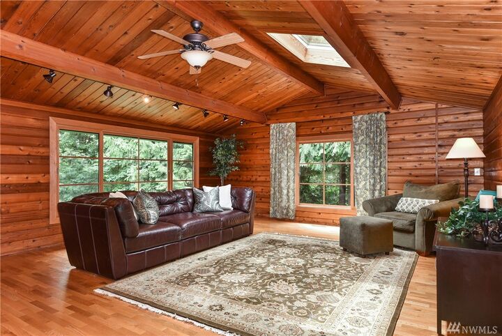 Property Photo:  5322 235th Ave SE  WA 98029 