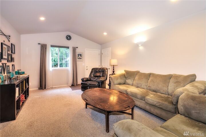 Property Photo:  516 Myrtle St  WA 98257 