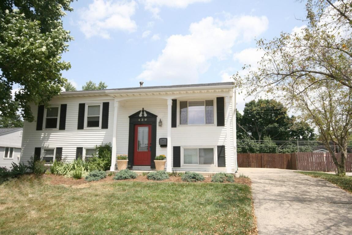 Property Photo: 430 Lincolnshire Road OH 43230