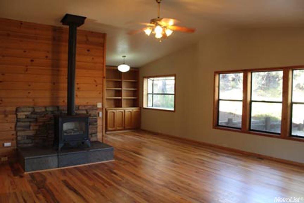 Property Photo: 633 Cotter Ranch Road CA 95703