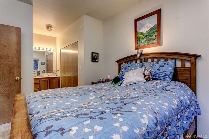 Property Photo:  2073  Cherry Street 1  WA 98248 