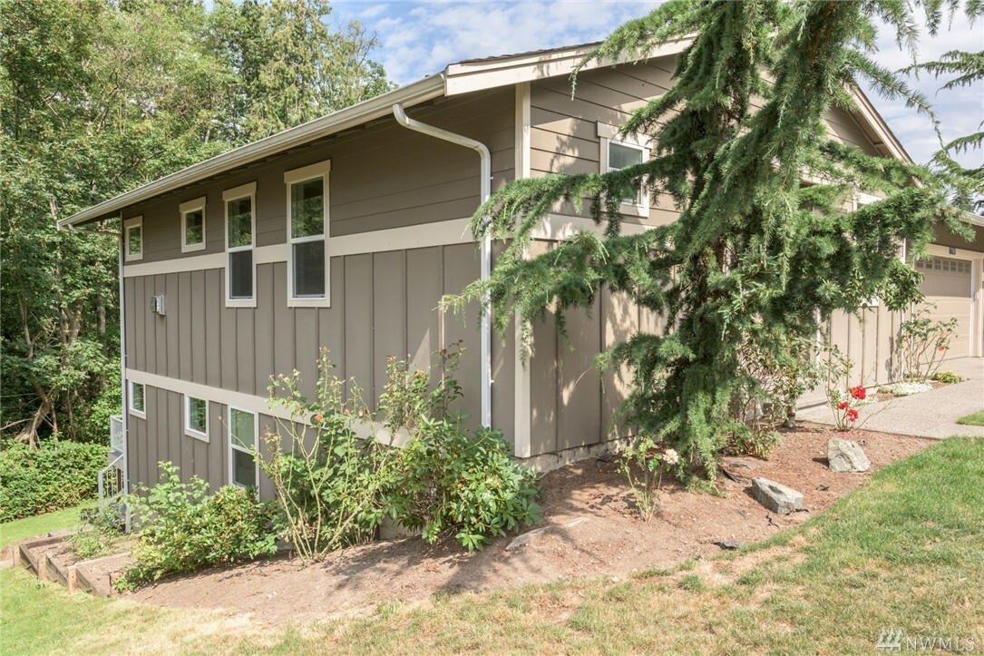 Property Photo:  17346 Red Hawk Ct  WA 98274 