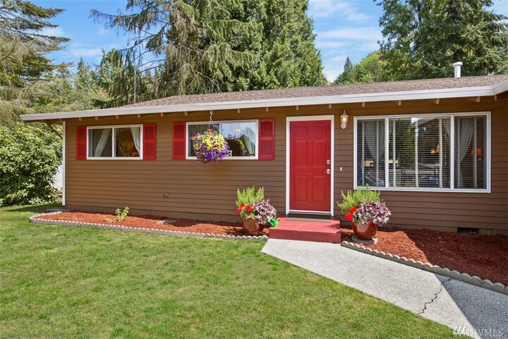 Property Photo:  17098 142nd Place NE  WA 98072 