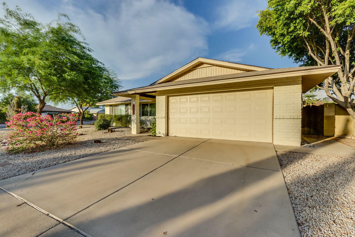 Property Photo:  1825 S Spruce --  AZ 85210 