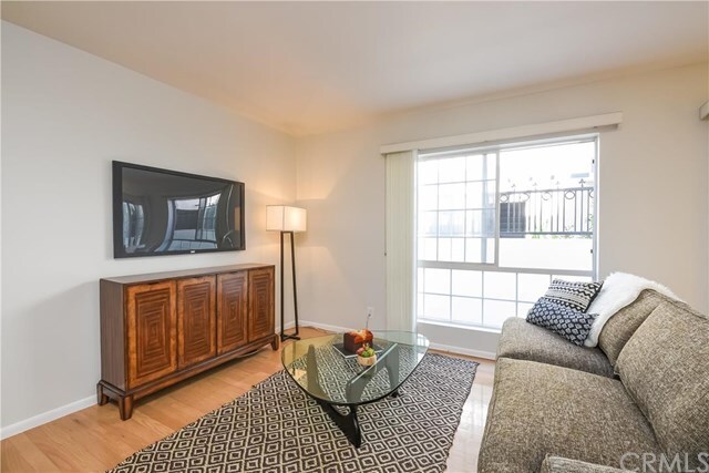 Property Photo: 837 Lincoln Boulevard 2 CA 90403