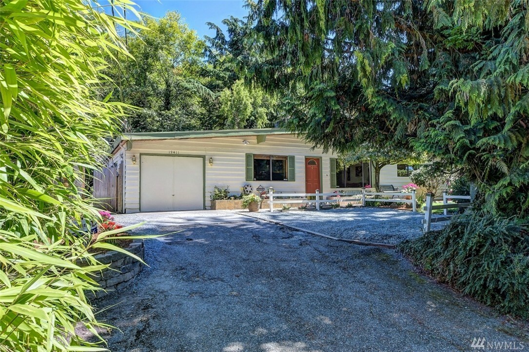 Property Photo:  19411 80th End Of Private Drive Ave W  WA 98026 