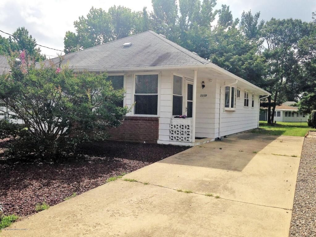 Property Photo: 2229 Mount Hood Lane NJ 08753