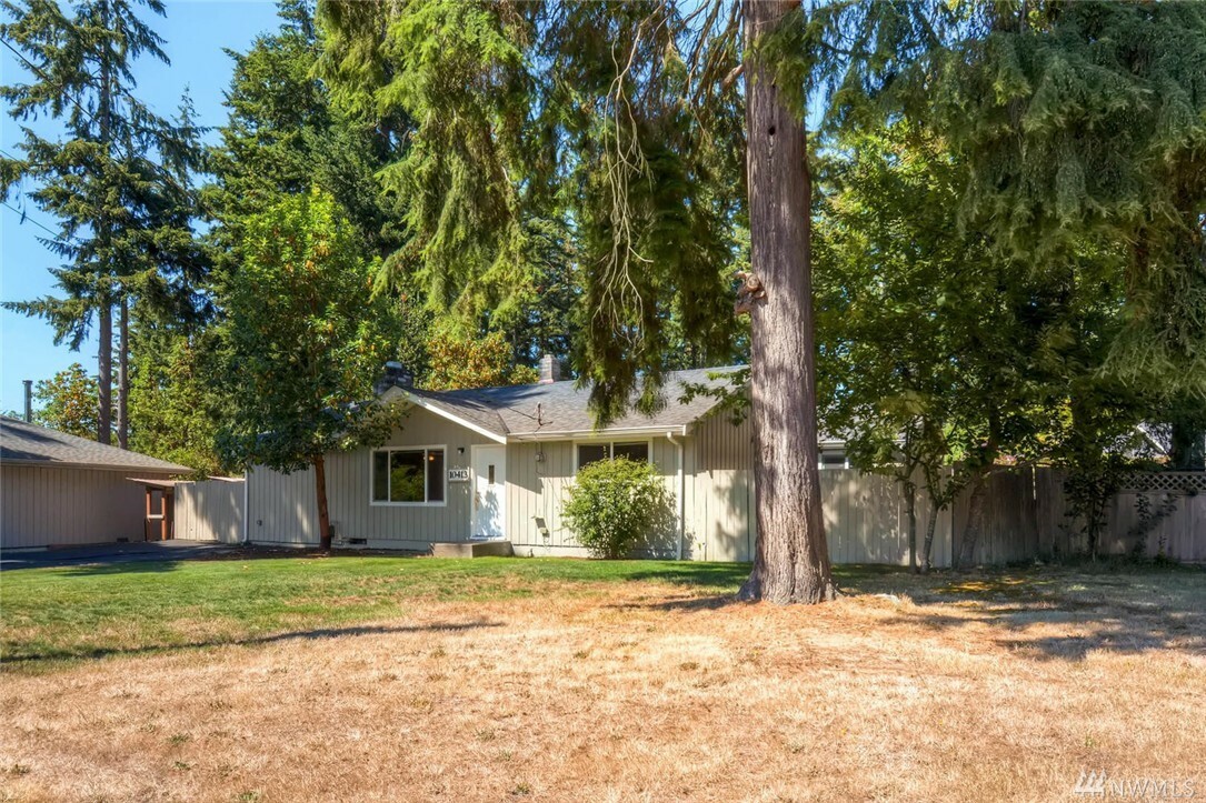 Property Photo:  10413 240th Place SW  WA 98020 