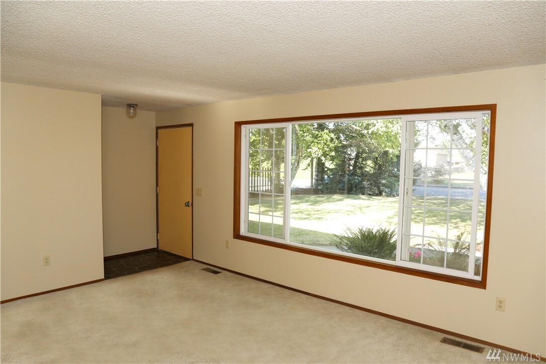 Property Photo: 1290 Garden Cir WA 98264