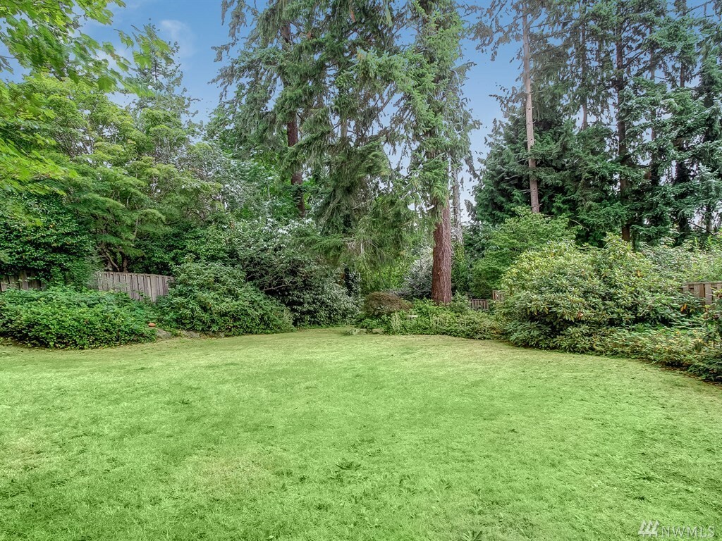 Property Photo:  112 165th Ave NE  WA 98008 