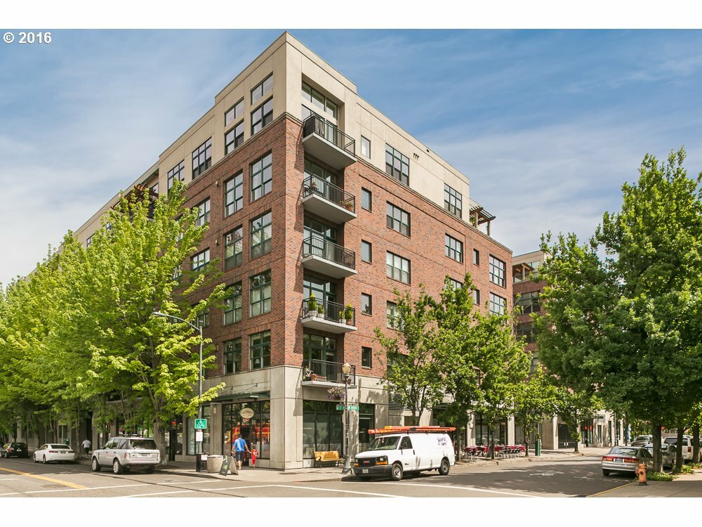 Property Photo: 820 NW 12th Ave 220 OR 97209