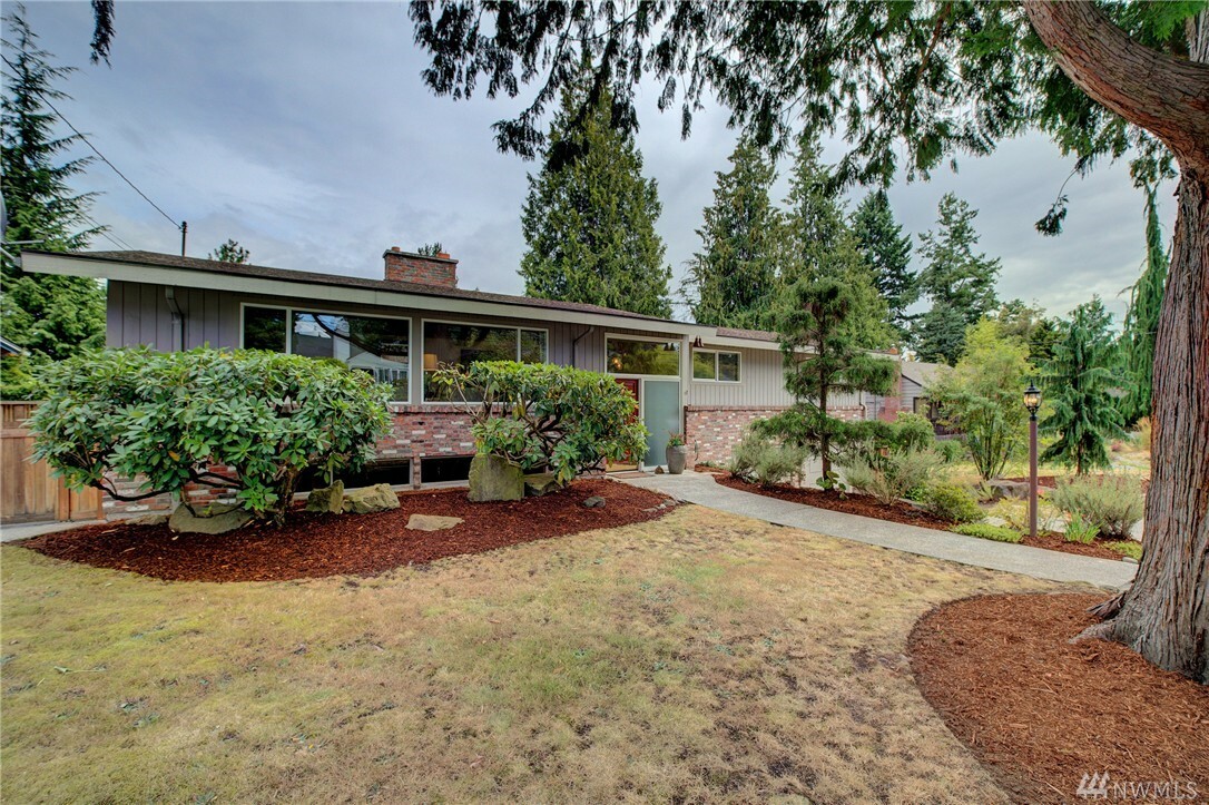 Property Photo:  10718 23rd Ave NE  WA 98125 