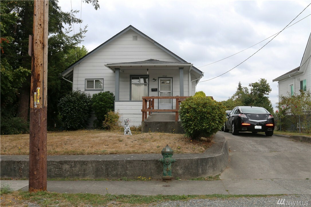 Property Photo:  8312 46th Ave S  WA 98118 