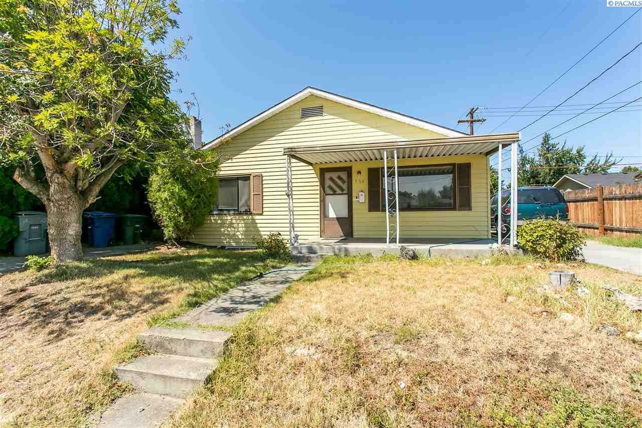 Property Photo:  304 Adams St  WA 99352 